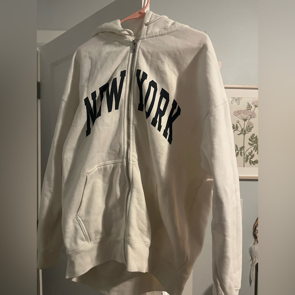 Brandy Melville Zip up